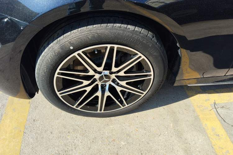 Used Mercedes-Benz E-Class 2023 Restyled E 300 L Sport Luxury Edition Left Front Wheel Hub