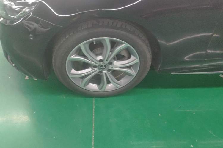Used Mercedes-Benz E-Class 2023 Restyled E 300 L Sport Luxury Edition Left Front Wheel Hub