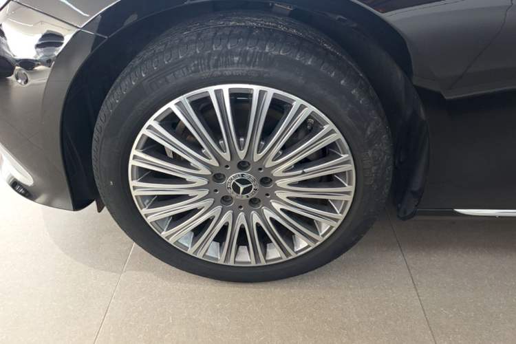 Used Mercedes-Benz E-Class 2023 E 300 L Luxury Model Left Front Wheel Hub