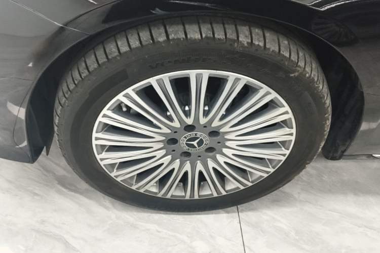 Used Mercedes-Benz E-Class 2023 E 300 L Stylish Model Left Front Wheel Hub