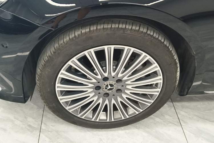 Used Mercedes-Benz E-Class 2023 Updated E 300 L Luxury Edition Left Front Wheel Hub