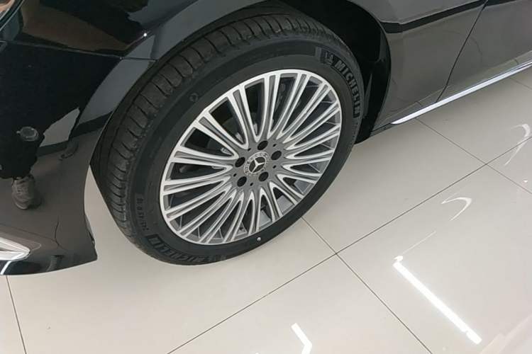 Used Mercedes-Benz E-Class 2023 Updated E 300 L Fashion Edition Left Front Wheel Hub