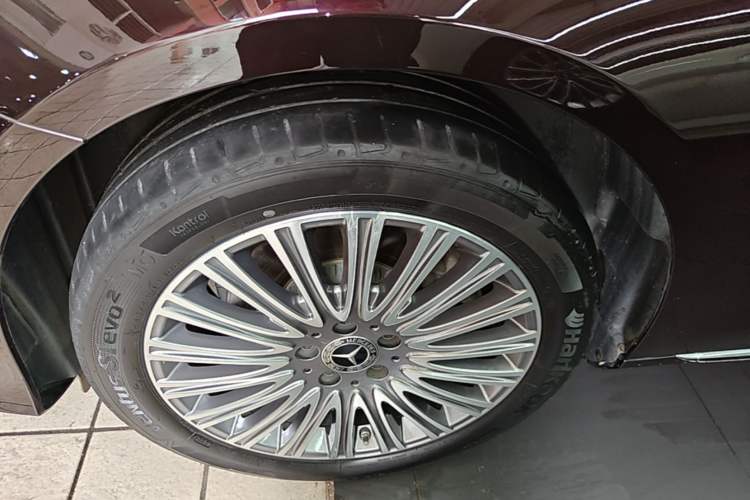 Used Mercedes-Benz E-Class 2023 E 300 L Stylish Model Left Front Wheel Hub