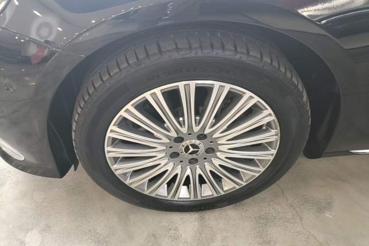 Used Mercedes-Benz E-Class 2023 E 300 L Luxury Model Left Front Wheel Hub