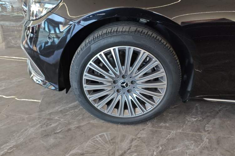 Used Mercedes-Benz E-Class 2023 Updated E 300 L Fashion Edition Left Front Wheel Hub