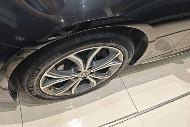 Used Mercedes-Benz E-Class 2023 Restyled E 300 L Sporty and Stylish Edition Left Front Wheel Hub