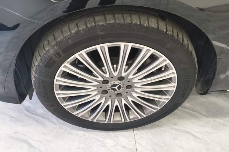 Used Mercedes-Benz E-Class 2023 Updated E 300 L Fashion Edition Left Front Wheel Hub