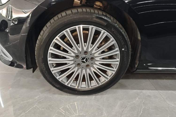 Used Mercedes-Benz E-Class 2023 Updated E 300 L Fashion Edition Left Front Wheel Hub