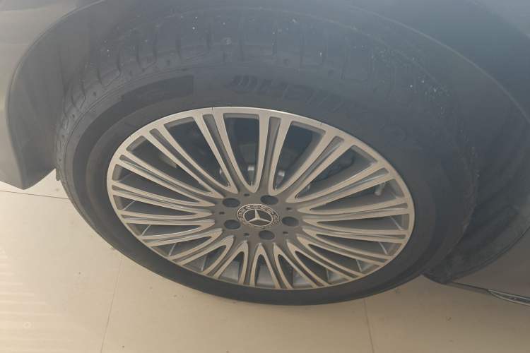 Used Mercedes-Benz E-Class 2023 Updated E 300 L Fashion Edition Left Front Wheel Hub