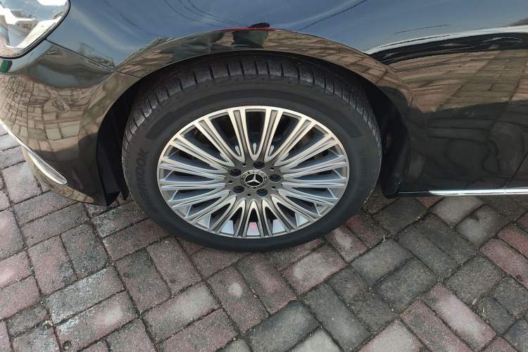 Used Mercedes-Benz E-Class 2023 E 300 L Stylish Model Left Front Wheel Hub