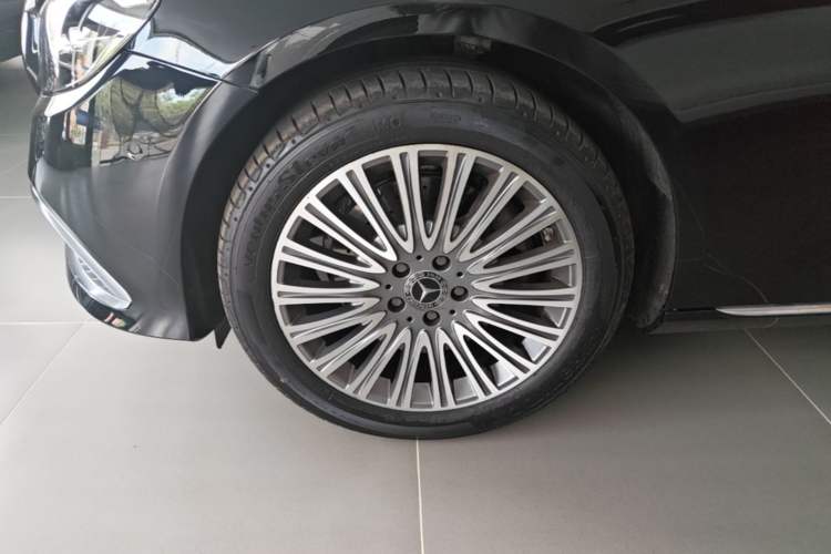Used Mercedes-Benz E-Class 2023 Updated E 300 L Fashion Edition Left Front Wheel Hub
