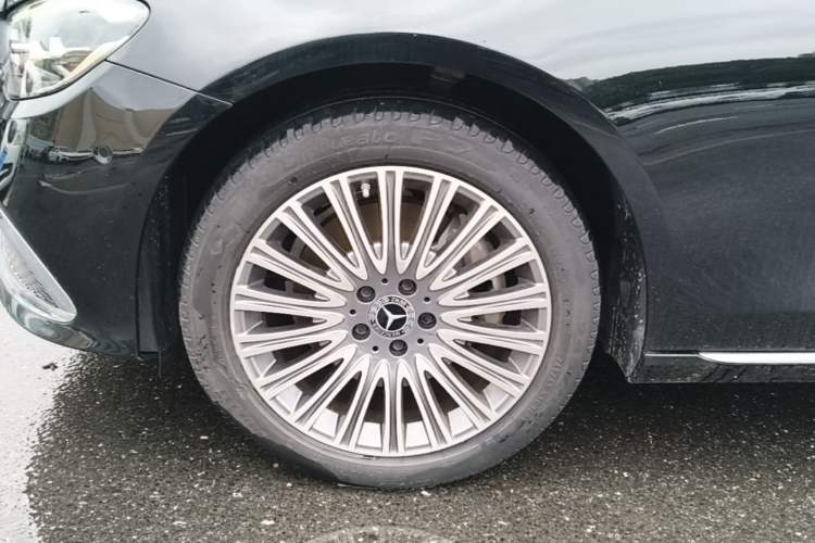 Used Mercedes-Benz E-Class 2023 E 300 L Luxury Model Left Front Wheel Hub