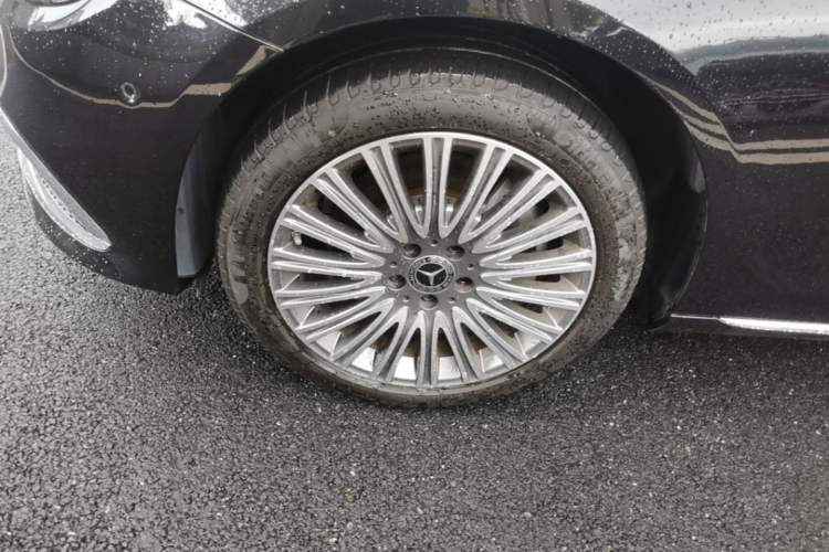 Used Mercedes-Benz E-Class 2023 E 300 L Luxury Model Left Front Wheel Hub