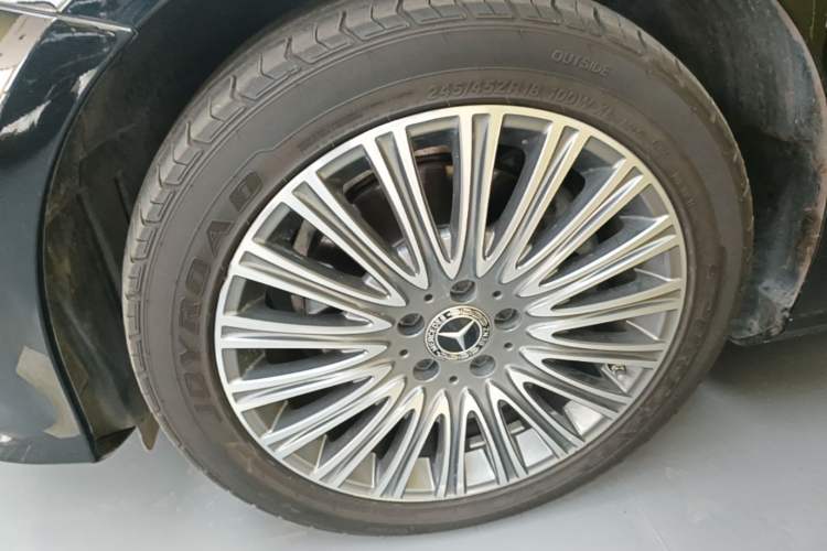 Used Mercedes-Benz E-Class 2023 Updated E 300 L Fashion Edition Left Front Wheel Hub