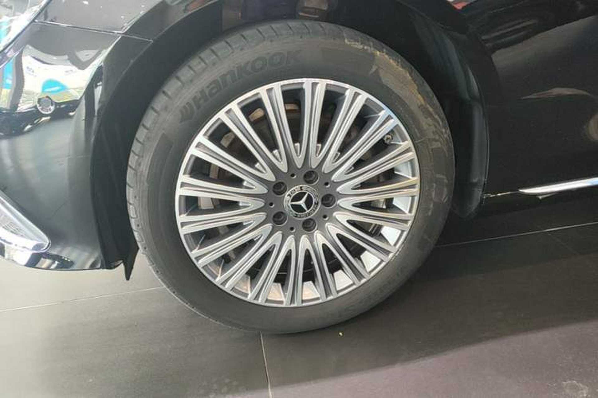 Used Mercedes-Benz E-Class 2023 Updated E 300 L Fashion Edition Left Front Wheel Hub