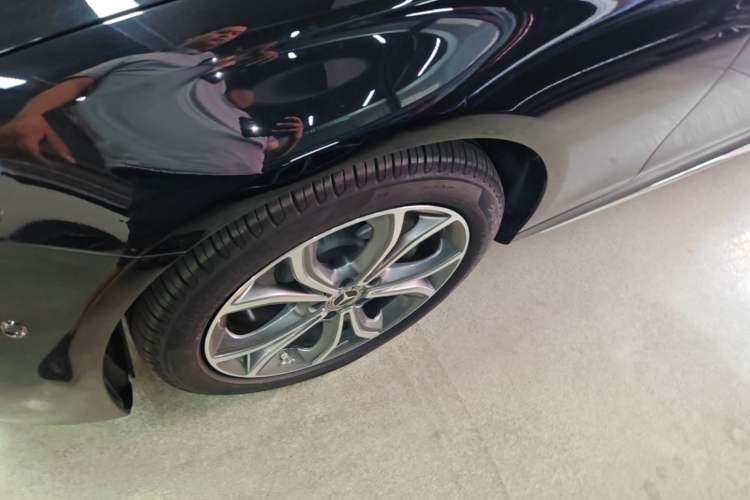 Used Mercedes-Benz E-Class 2023 Restyled E 300 L Sport Luxury Edition Left Front Wheel Hub