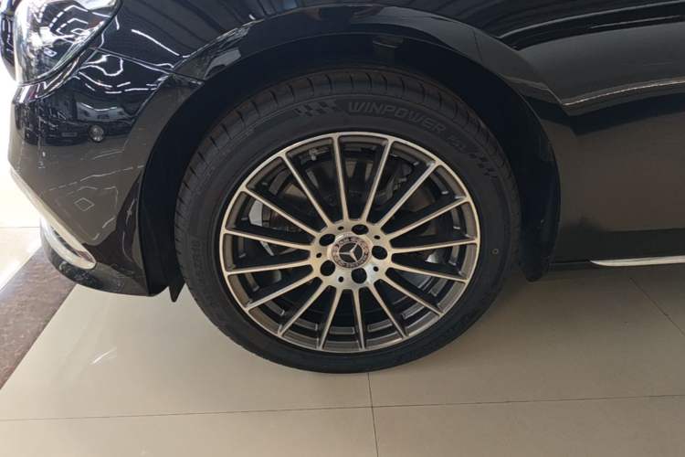 Used Mercedes-Benz E-Class 2023 E 260 L 4MATIC Left Front Wheel Hub