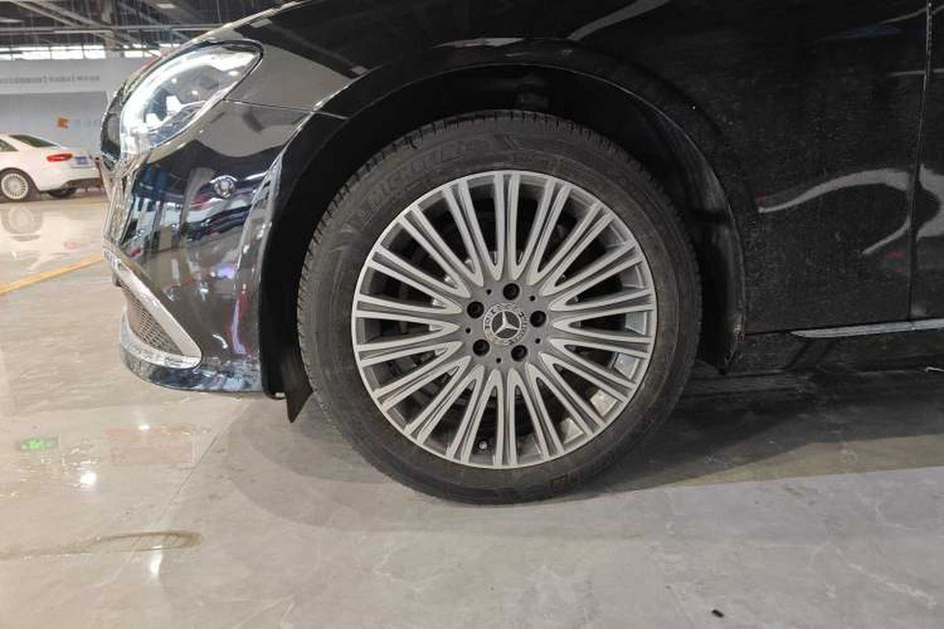 Used Mercedes-Benz E-Class 2023 Updated E 300 L Luxury Edition Left Front Wheel Hub