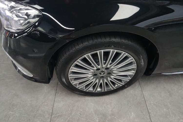 Used Mercedes-Benz E-Class 2023 Updated E 300 L Fashion Edition Left Front Wheel Hub