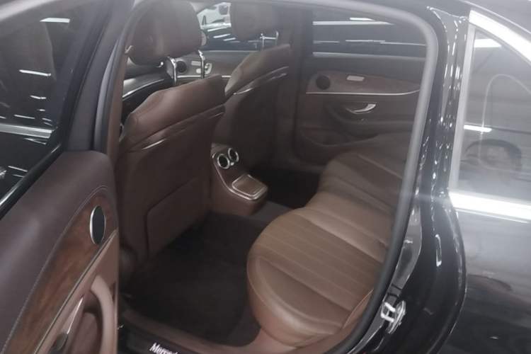 Used Mercedes-Benz E-Class 2023 Updated E 300 L Fashion Edition Left Rear Seat