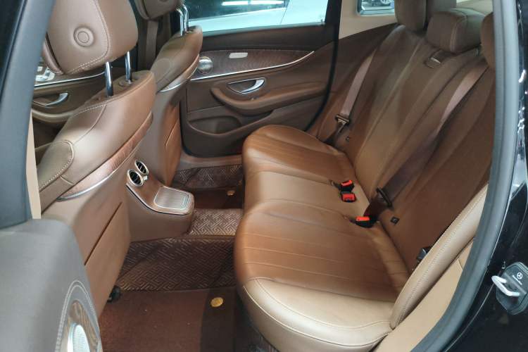 Used Mercedes-Benz E-Class 2023 Updated E 300 L Fashion Edition Left Rear Seat