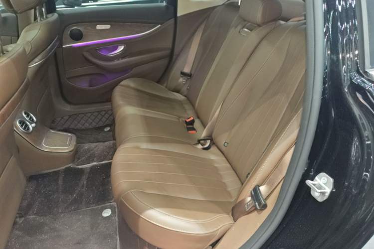 Used Mercedes-Benz E-Class 2023 Updated E 300 L Fashion Edition Left Rear Seat