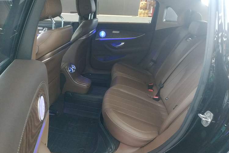 Used Mercedes-Benz E-Class 2023 Updated E 300 L Fashion Edition Left Rear Seat