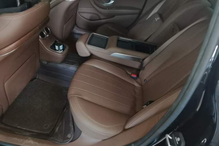 Used Mercedes-Benz E-Class 2023 Updated E 300 L Fashion Edition Left Rear Seat