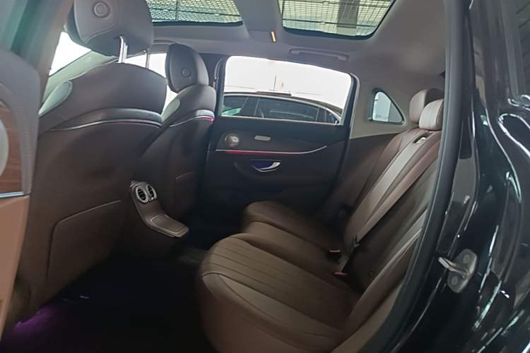 Used Mercedes-Benz E-Class 2023 Updated E 300 L Fashion Edition Left Rear Seat