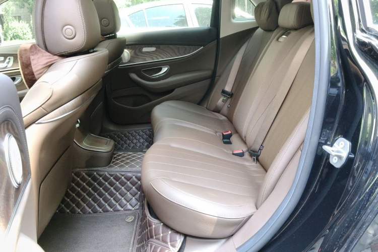 Used Mercedes-Benz E-Class 2023 Updated E 300 L Fashion Edition Left Rear Seat