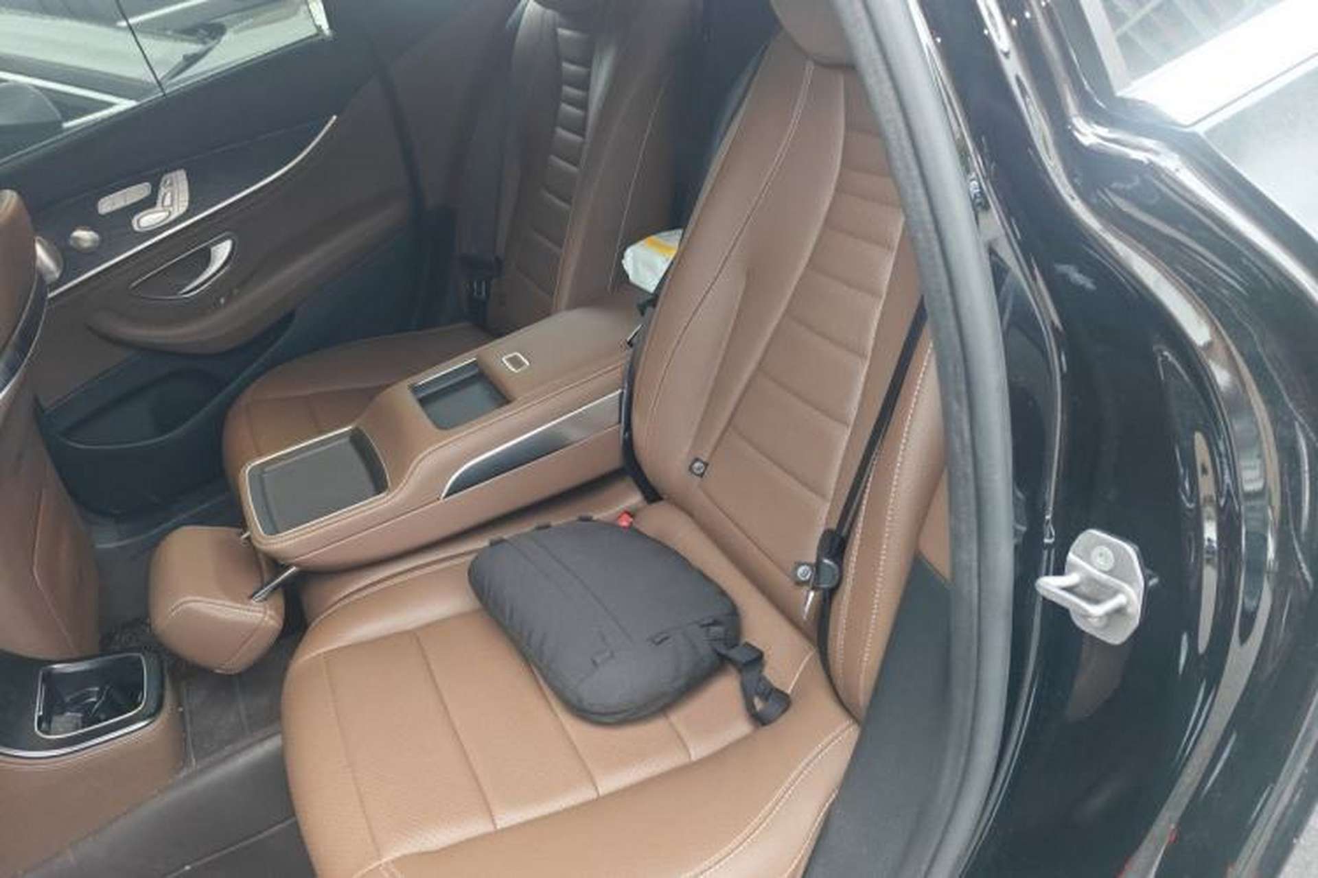 Used Mercedes-Benz E-Class 2023 E 300 L Sport Luxury Edition Left Rear Seat
