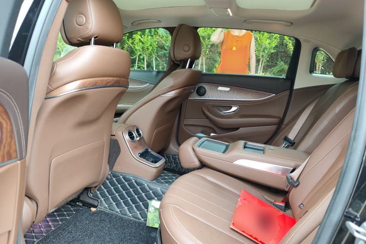 Used Mercedes-Benz E-Class 2023 Updated E 300 L Fashion Edition Left Rear Seat