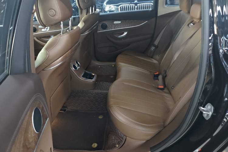 Used Mercedes-Benz E-Class 2023 Updated E 300 L Fashion Edition Left Rear Seat