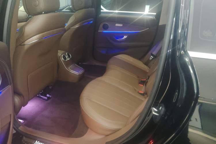 Used Mercedes-Benz E-Class 2023 Updated E 300 L Fashion Edition Left Rear Seat