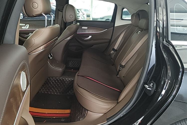Used Mercedes-Benz E-Class 2023 Updated E 300 L Fashion Edition Left Rear Seat