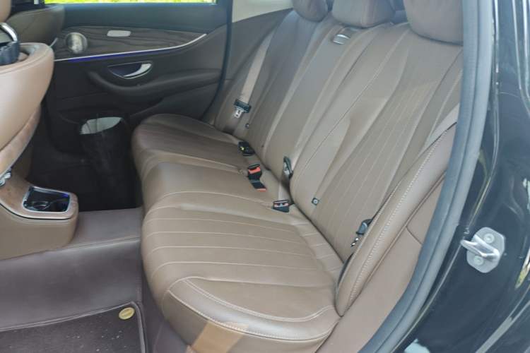 Used Mercedes-Benz E-Class 2023 Updated E 300 L Fashion Edition Left Rear Seat