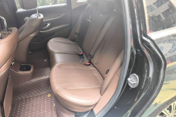 Used Mercedes-Benz E-Class 2023 Updated E 300 L Fashion Edition Left Rear Seat