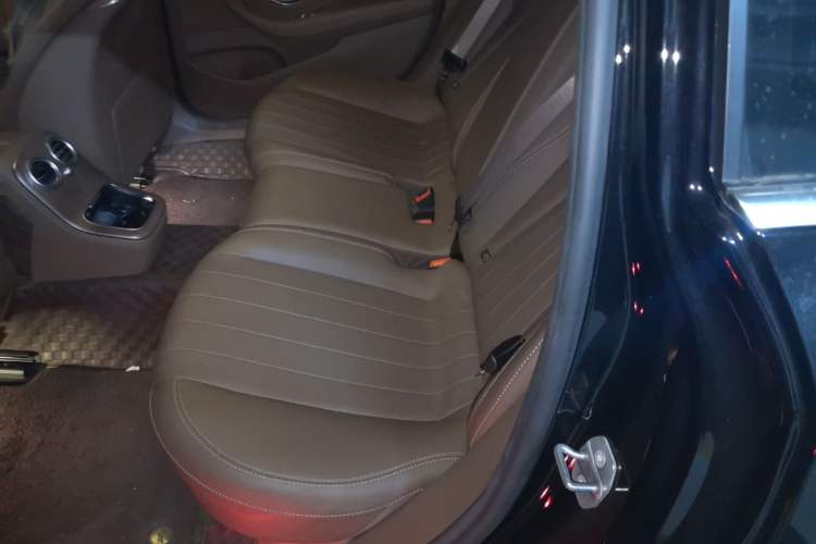 Used Mercedes-Benz E-Class 2023 Updated E 300 L Luxury Edition Left Rear Seat