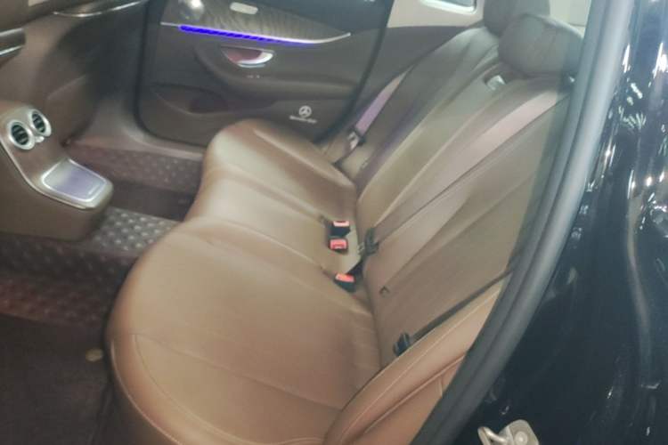 Used Mercedes-Benz E-Class 2023 Updated E 300 L Fashion Edition Left Rear Seat