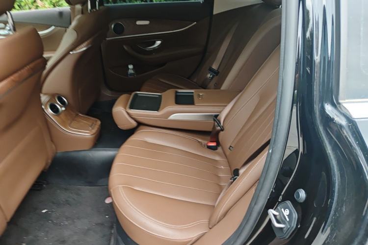 Used Mercedes-Benz E-Class 2023 Updated E 300 L Fashion Edition Left Rear Seat