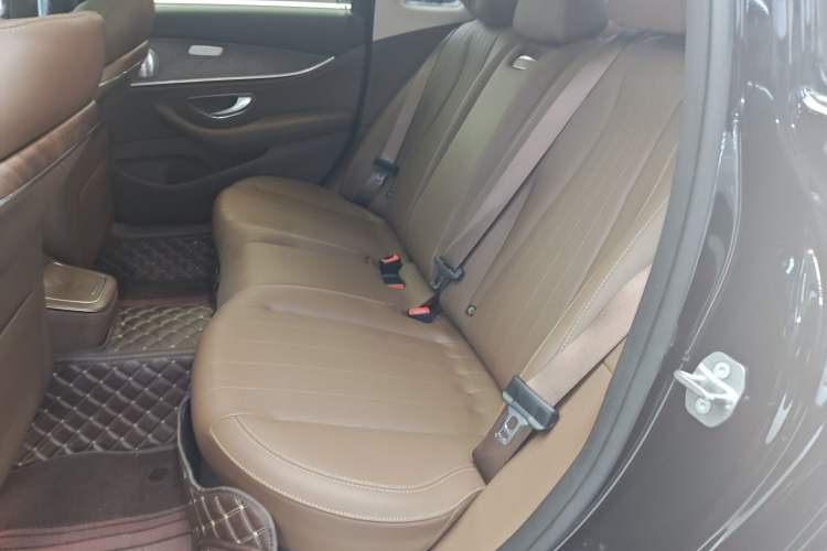Used Mercedes-Benz E-Class 2023 Updated E 300 L Fashion Edition Left Rear Seat