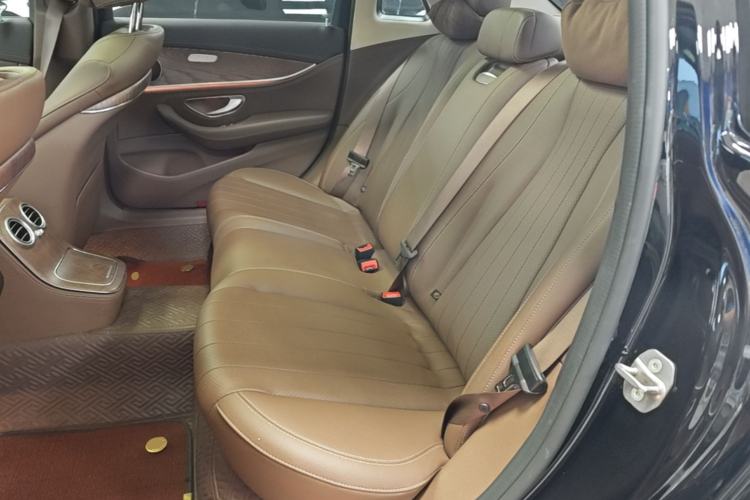 Used Mercedes-Benz E-Class 2023 Updated E 300 L Fashion Edition Left Rear Seat