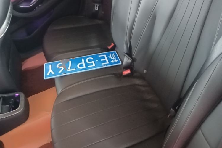 Used Mercedes-Benz E-Class 2023 Updated E 300 L Fashion Edition Left Rear Seat