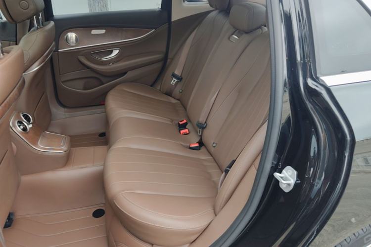 Used Mercedes-Benz E-Class 2023 Updated E 300 L Fashion Edition Left Rear Seat