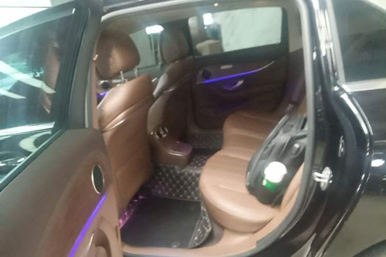 Used Mercedes-Benz E-Class 2023 Updated E 300 L Fashion Edition Left Rear Seat