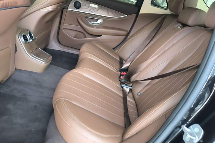 Used Mercedes-Benz E-Class 2023 Updated E 300 L Fashion Edition Left Rear Seat
