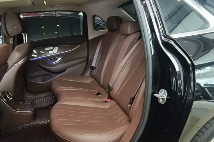 Used Mercedes-Benz E-Class 2023 E 300 L Luxury Model Left Rear Seat