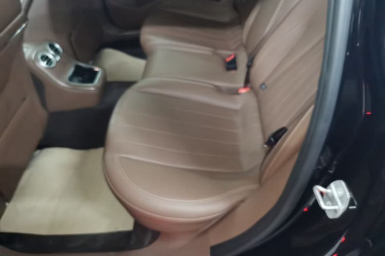 Used Mercedes-Benz E-Class 2023 Updated E 300 L Luxury Edition Left Rear Seat