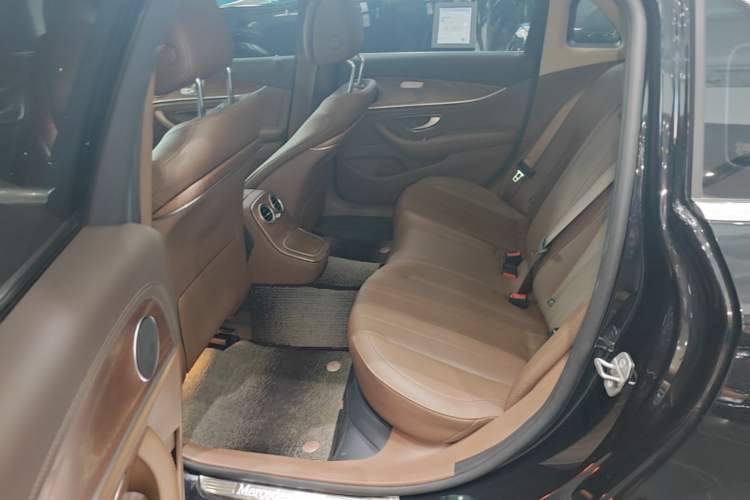 Used Mercedes-Benz E-Class 2023 Updated E 300 L Fashion Edition Left Rear Seat