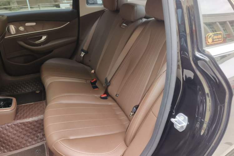Used Mercedes-Benz E-Class 2023 Updated E 300 L Fashion Edition Left Rear Seat